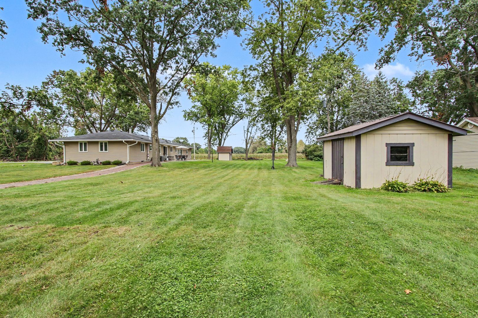 main property photo 32