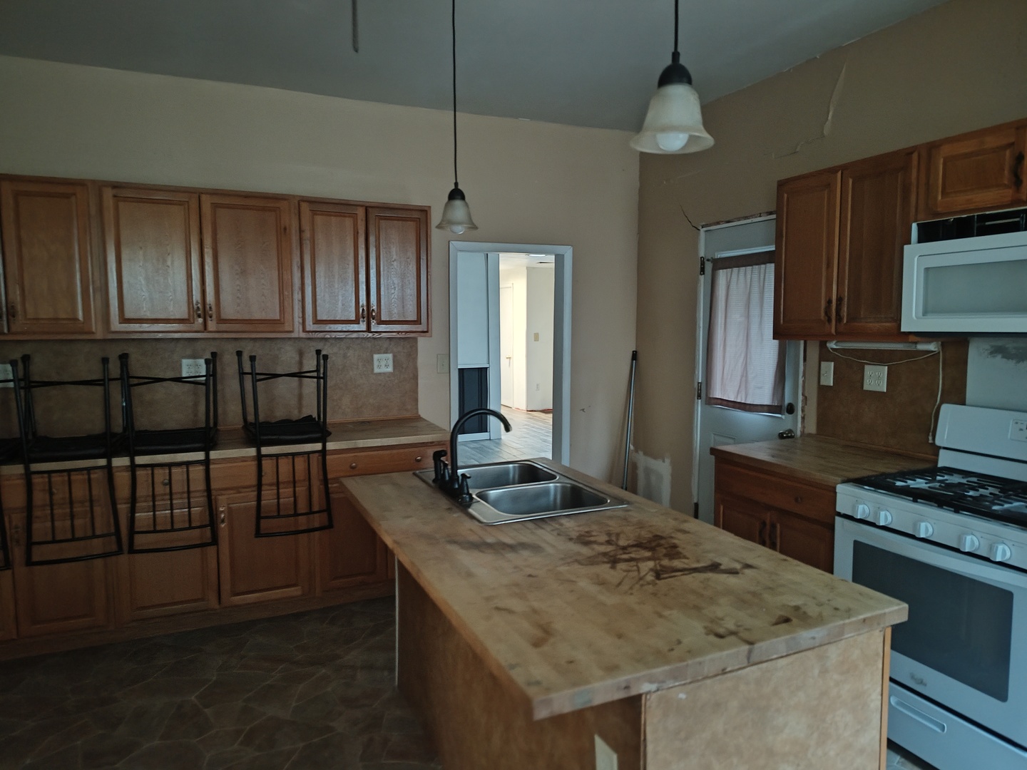main property photo 16