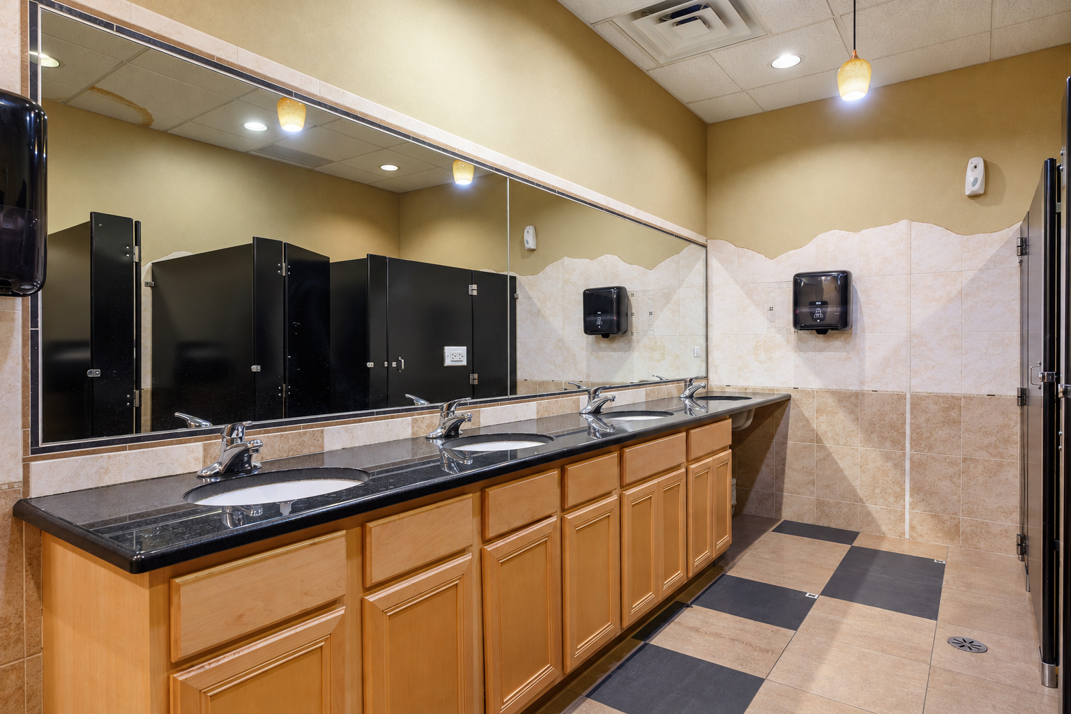main property photo 15