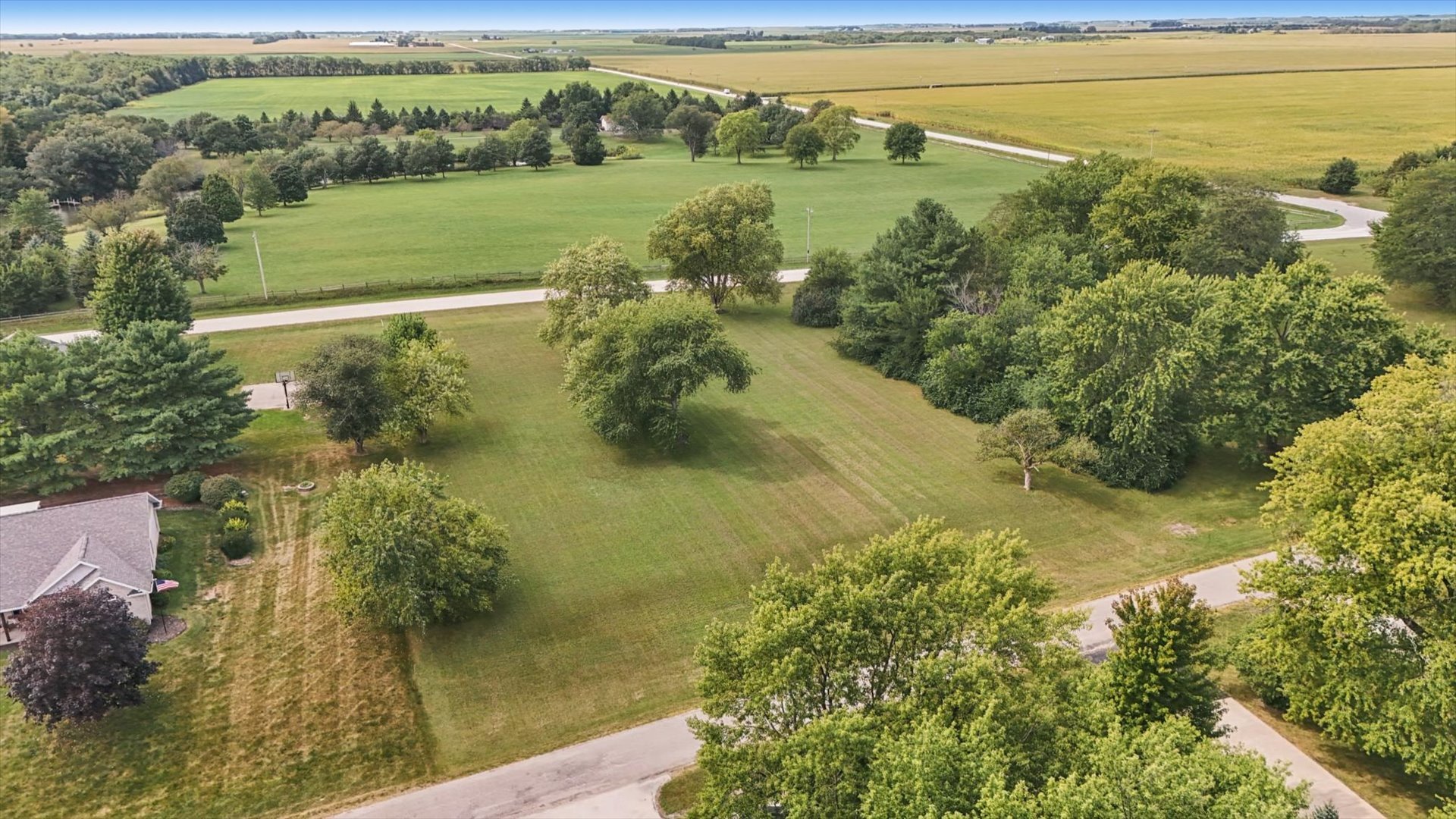 main property photo 16