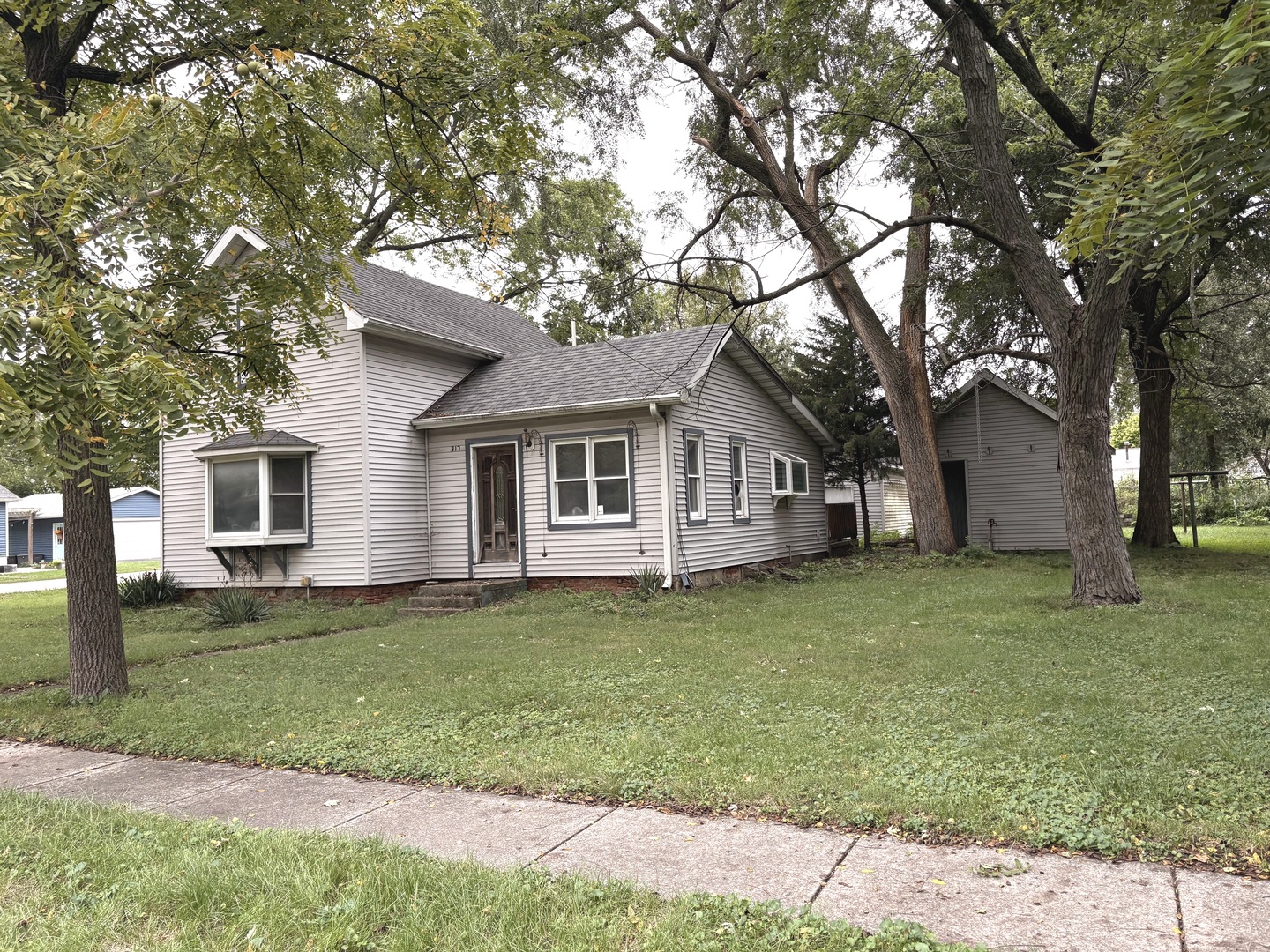main property photo 2