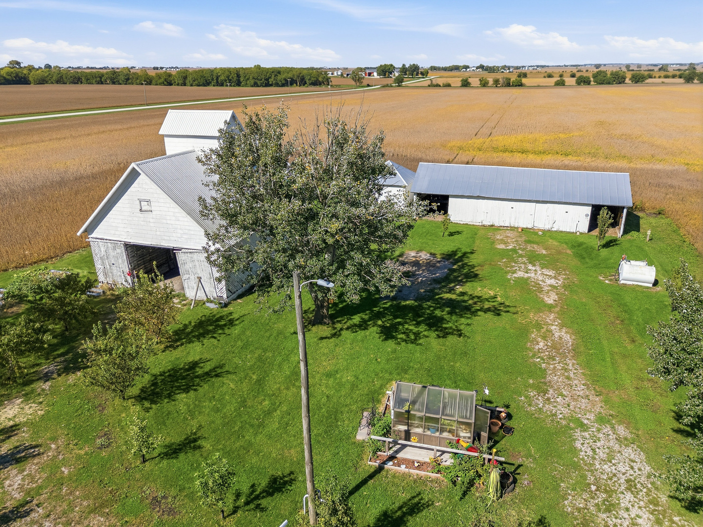 main property photo 16