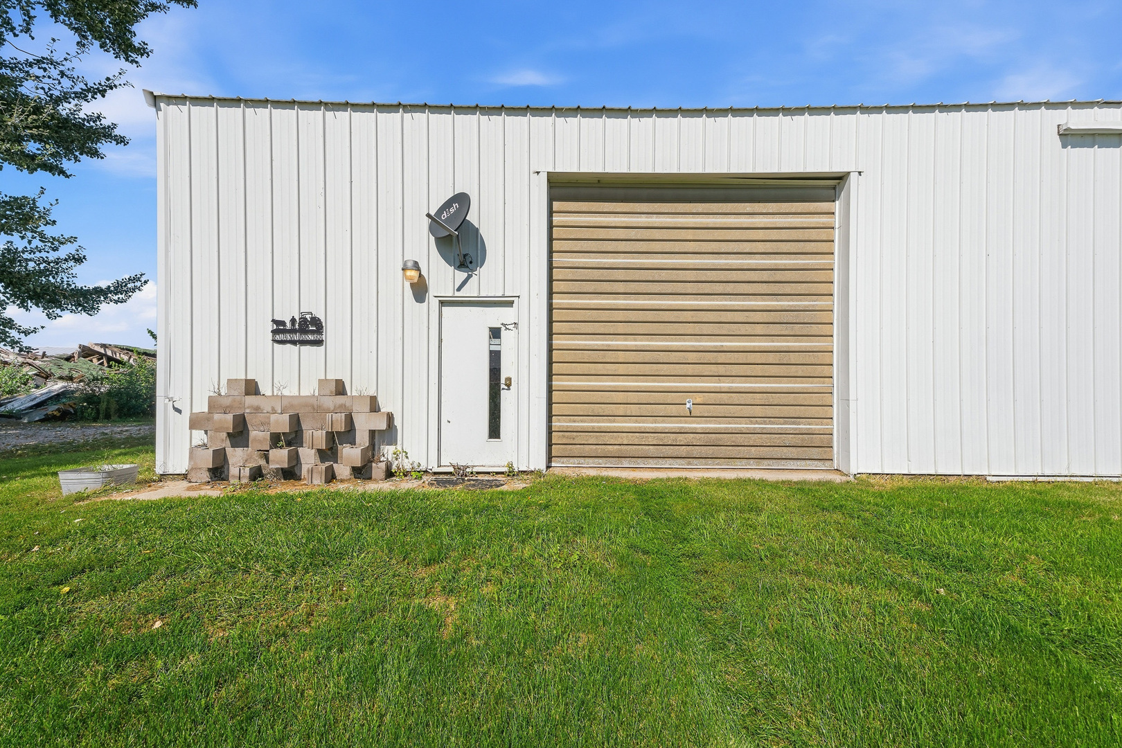 main property photo 74