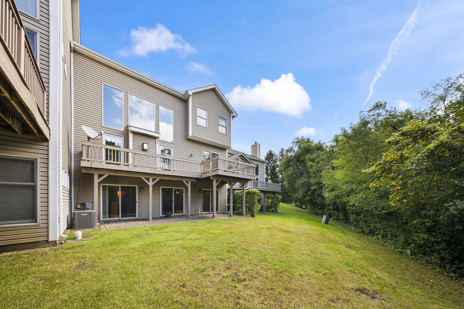 main property photo 28