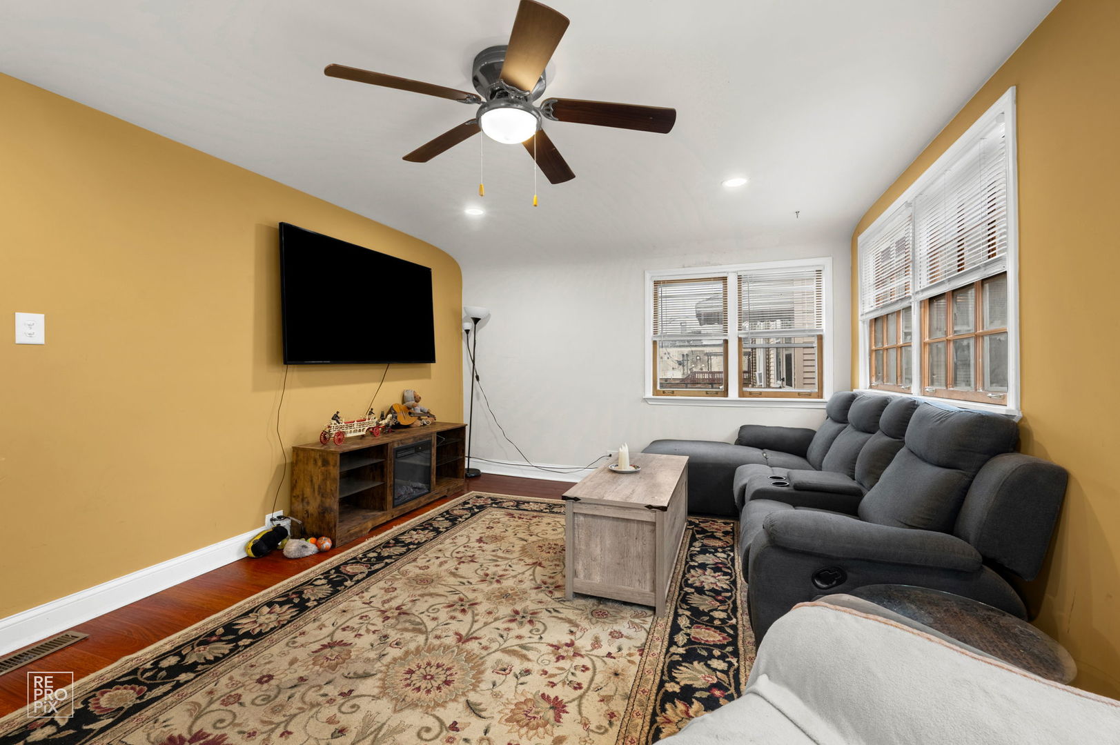 main property photo 6