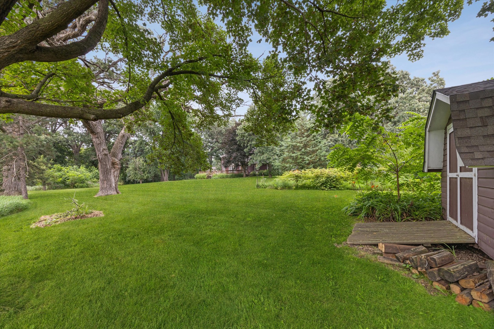 main property photo 32