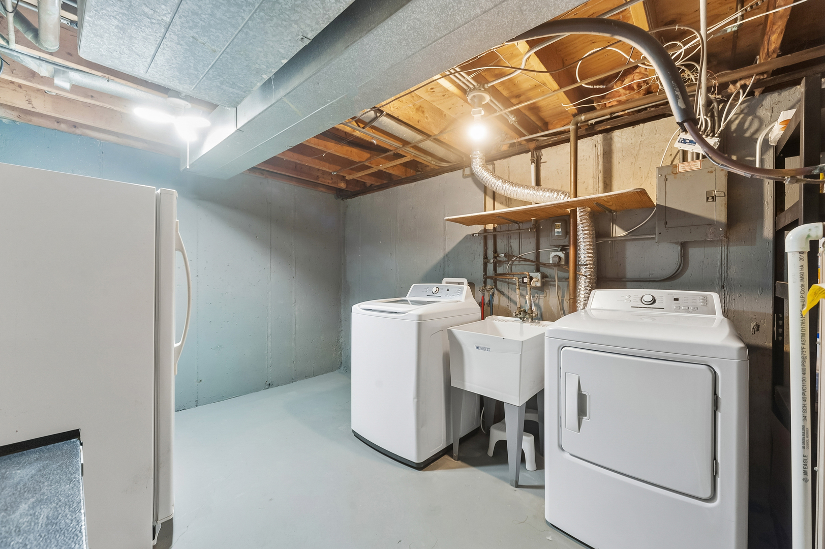 main property photo 15