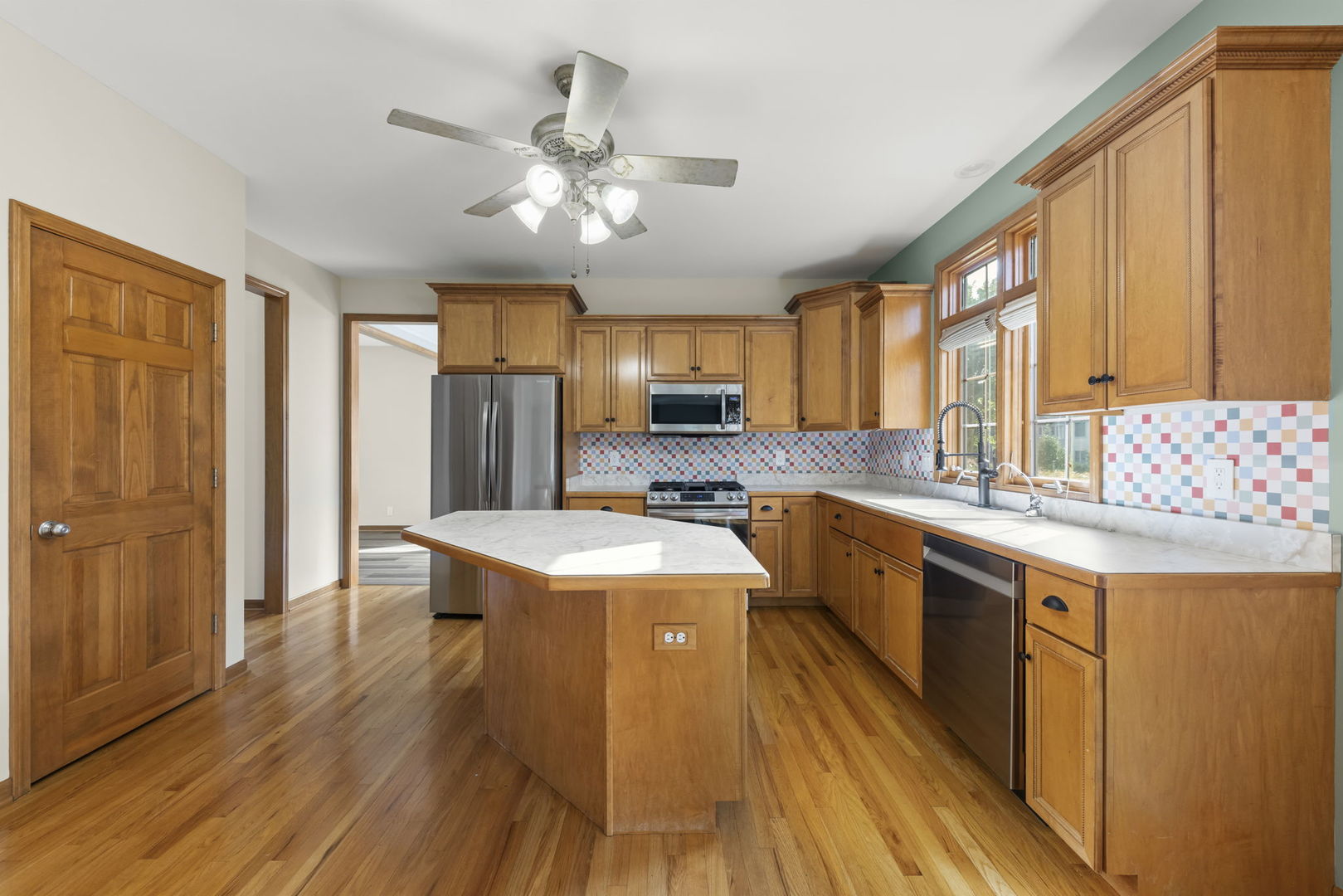 main property photo 6