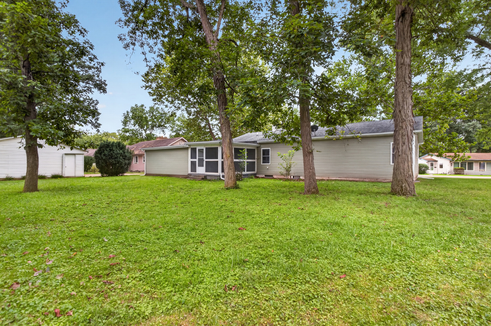 main property photo 31