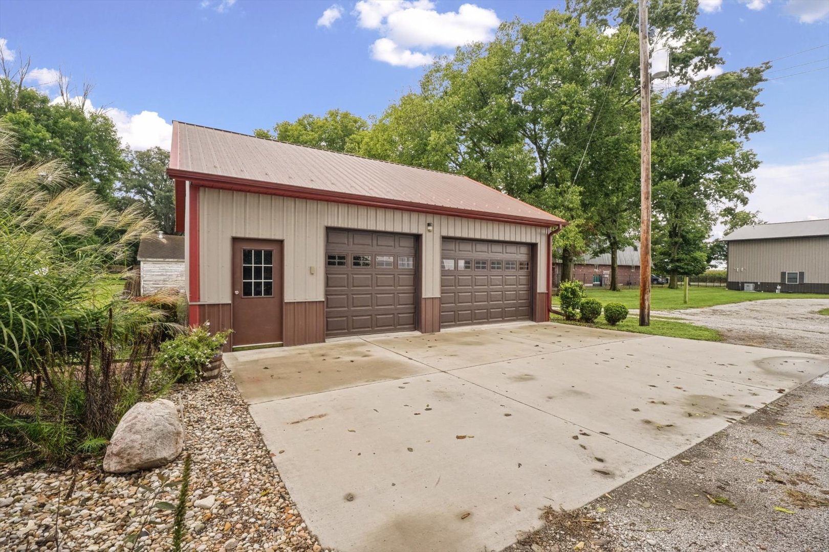 main property photo 70