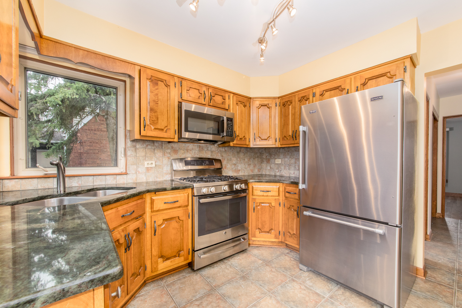 main property photo 18