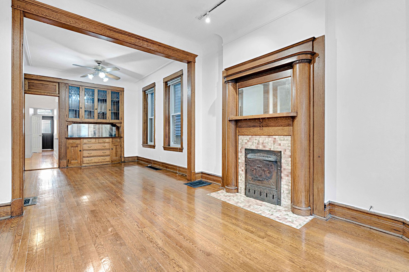 property viewer photo 2