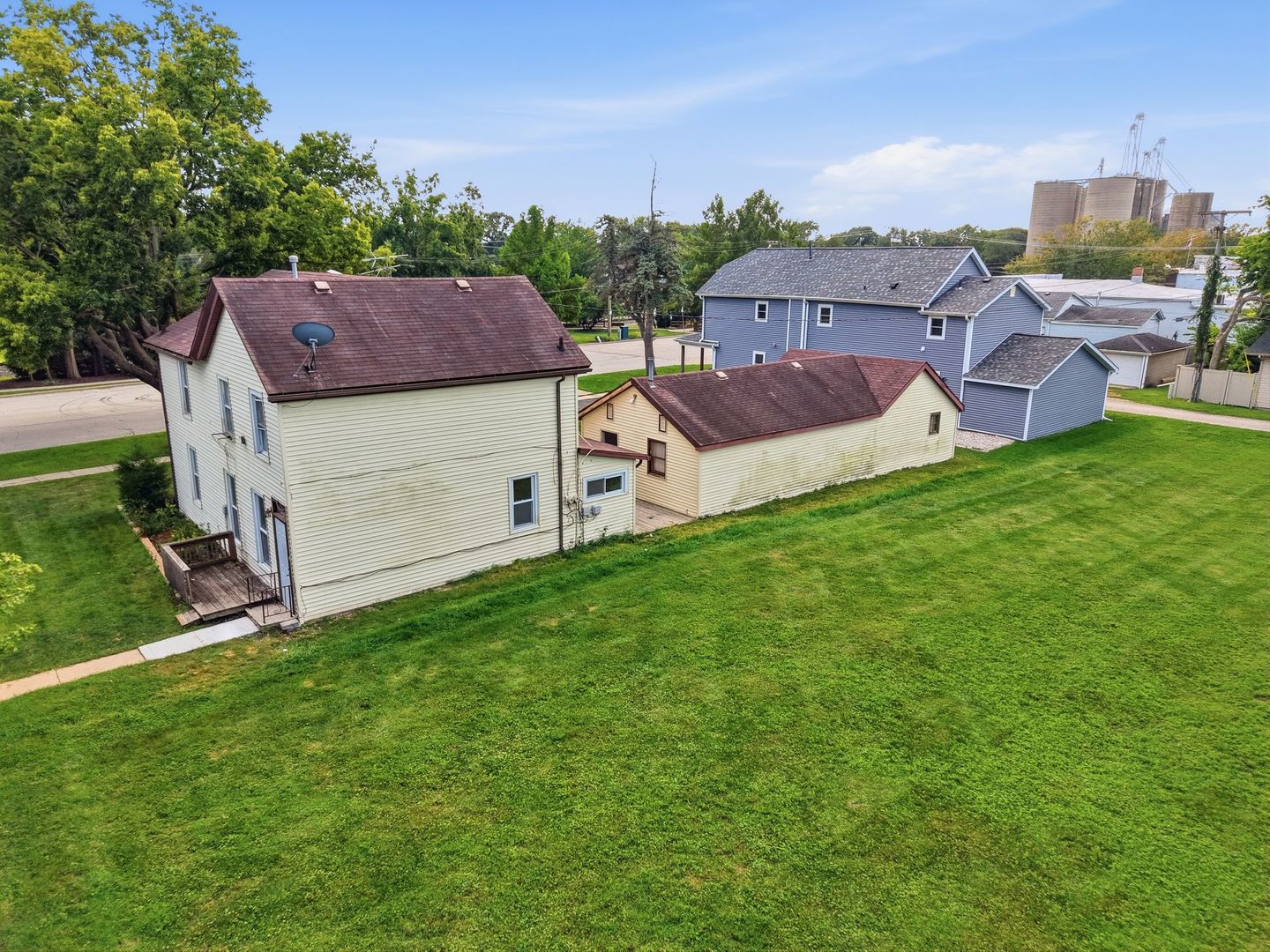 main property photo 24