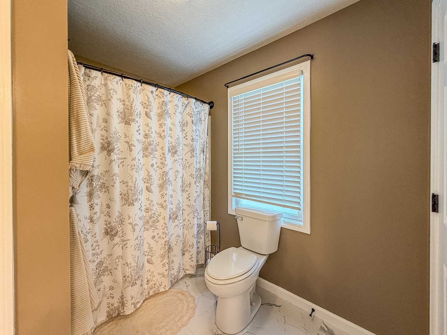 property viewer photo 36