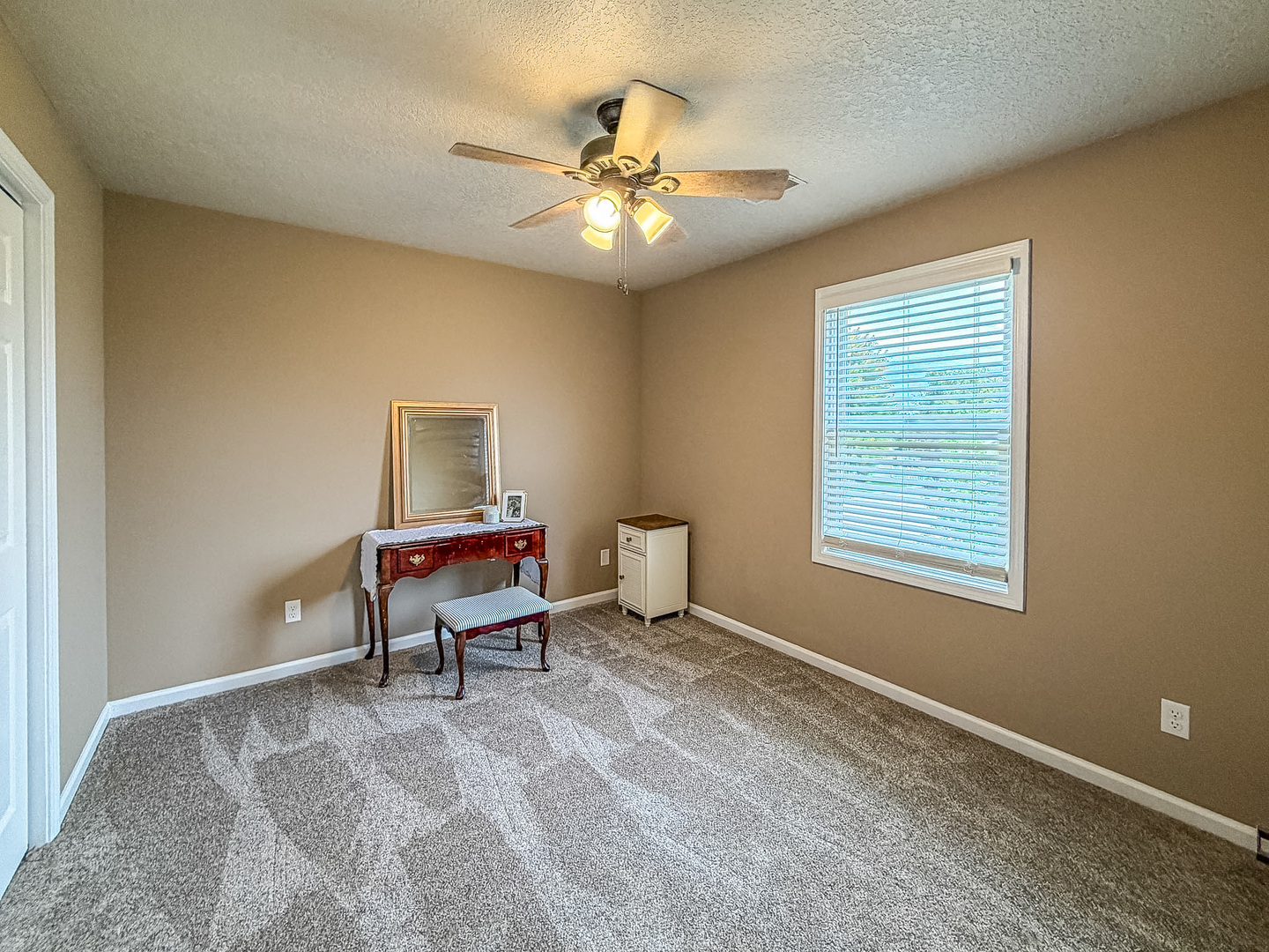 property viewer photo 42