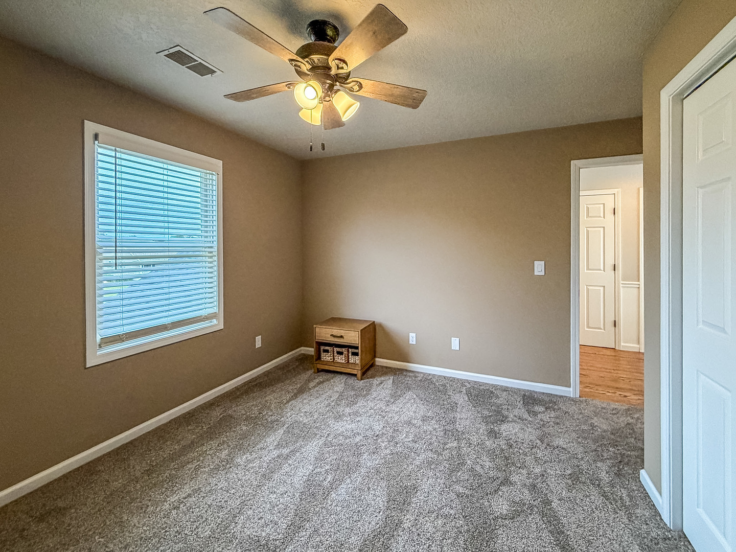 property viewer photo 43