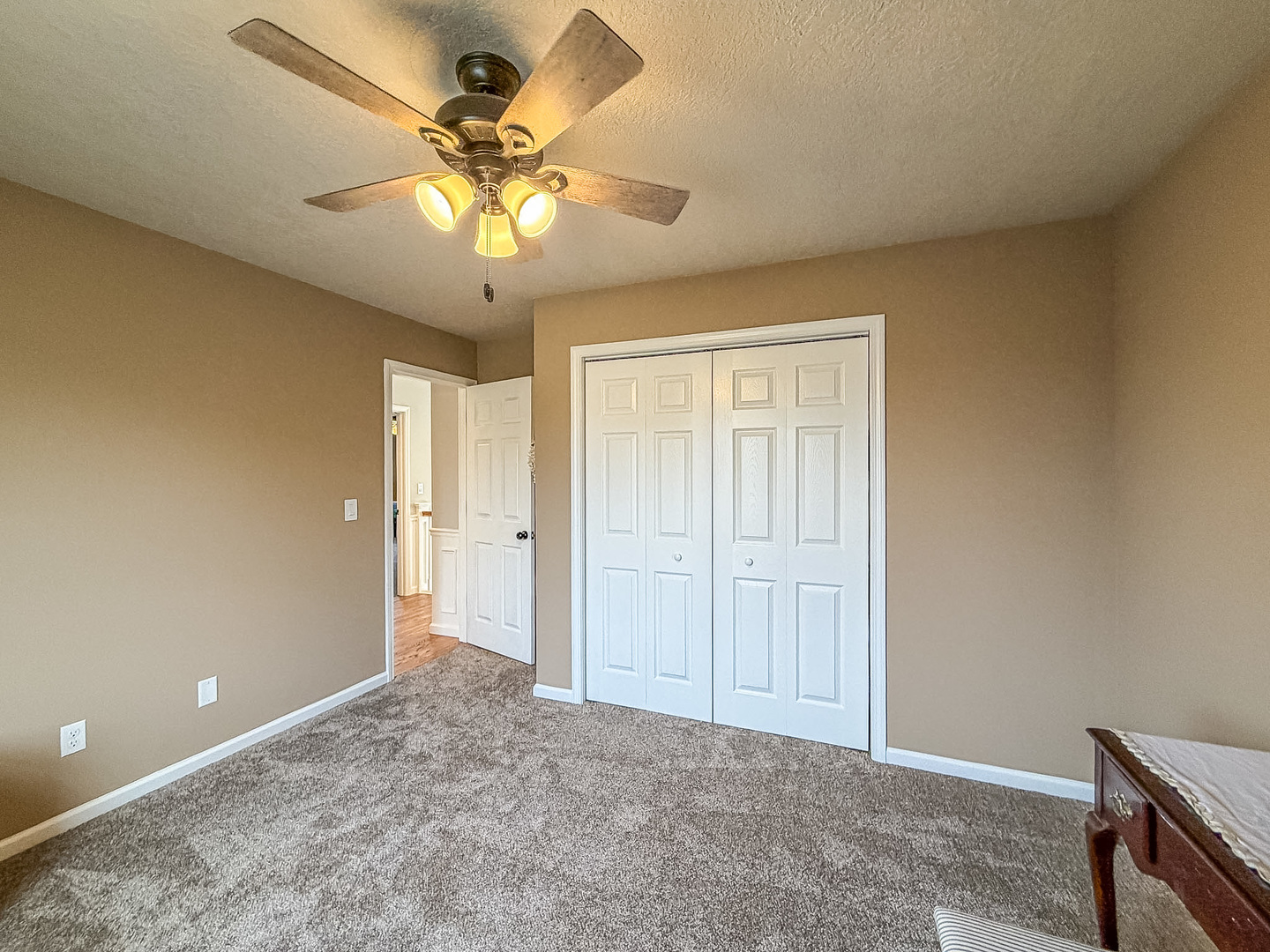 property viewer photo 44