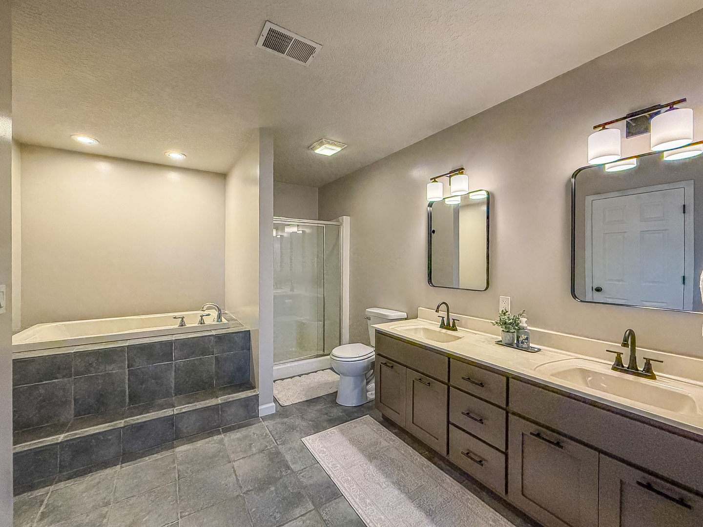 property viewer photo 49