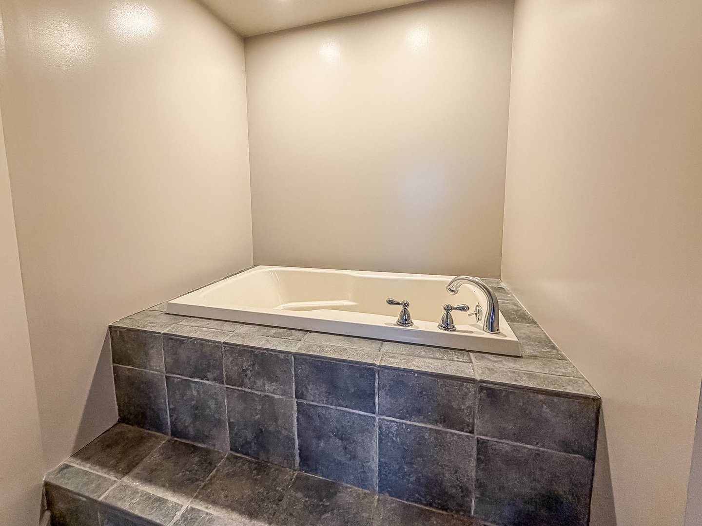 property viewer photo 51