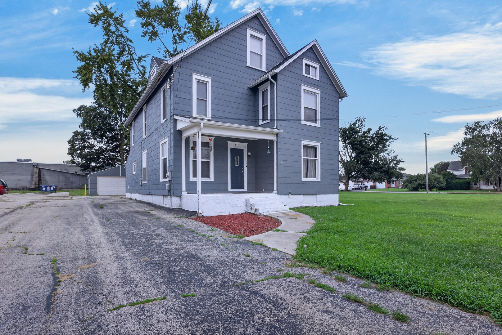 main property photo 4