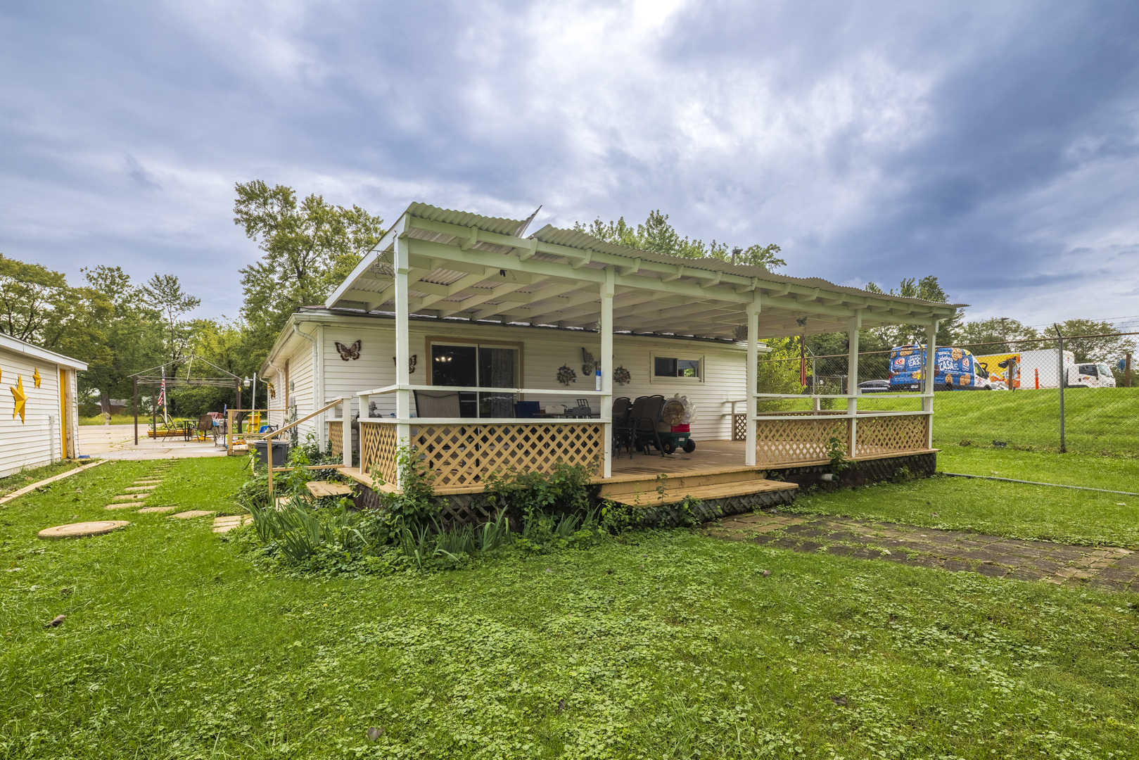 main property photo 40