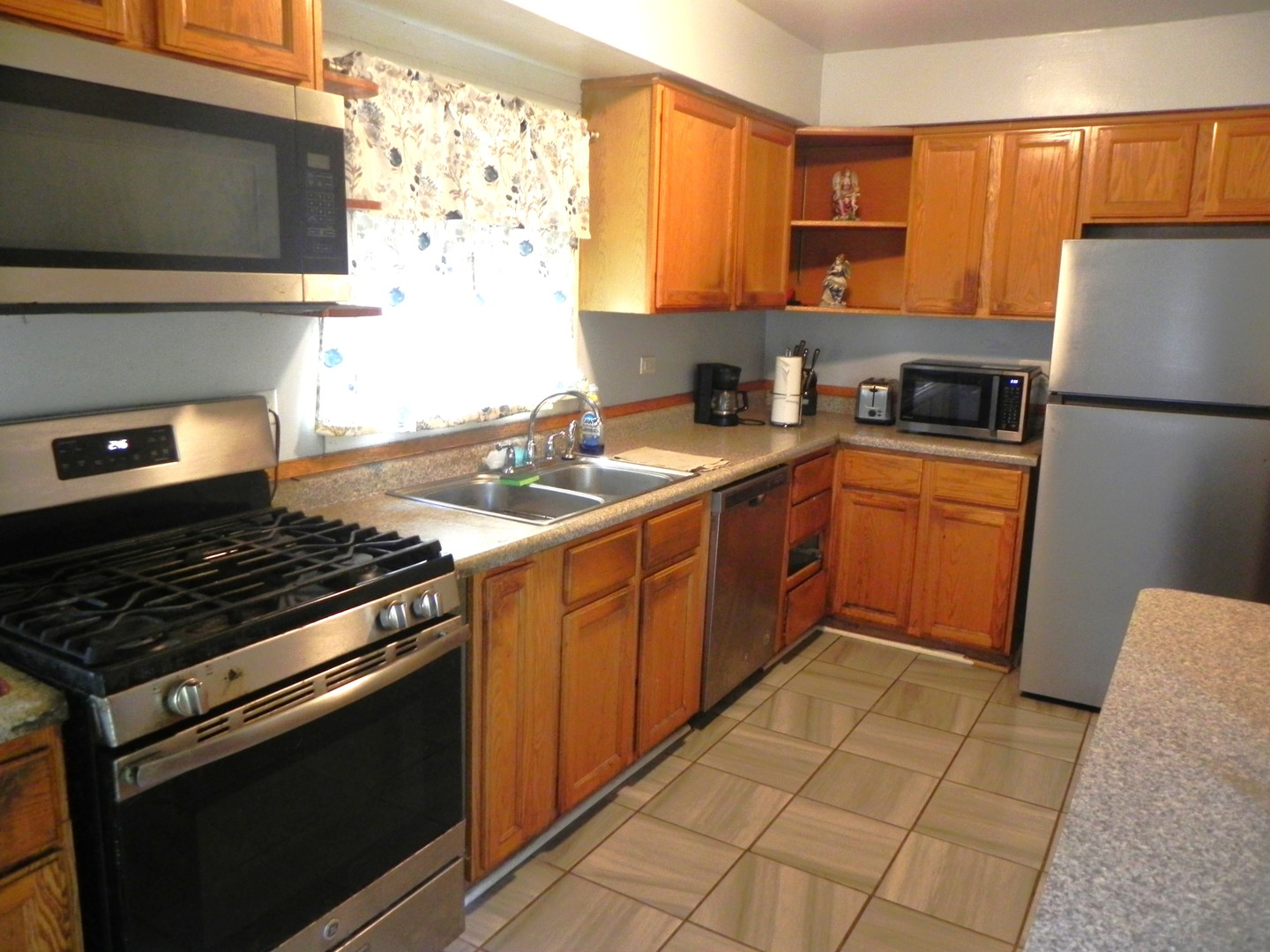 main property photo 6
