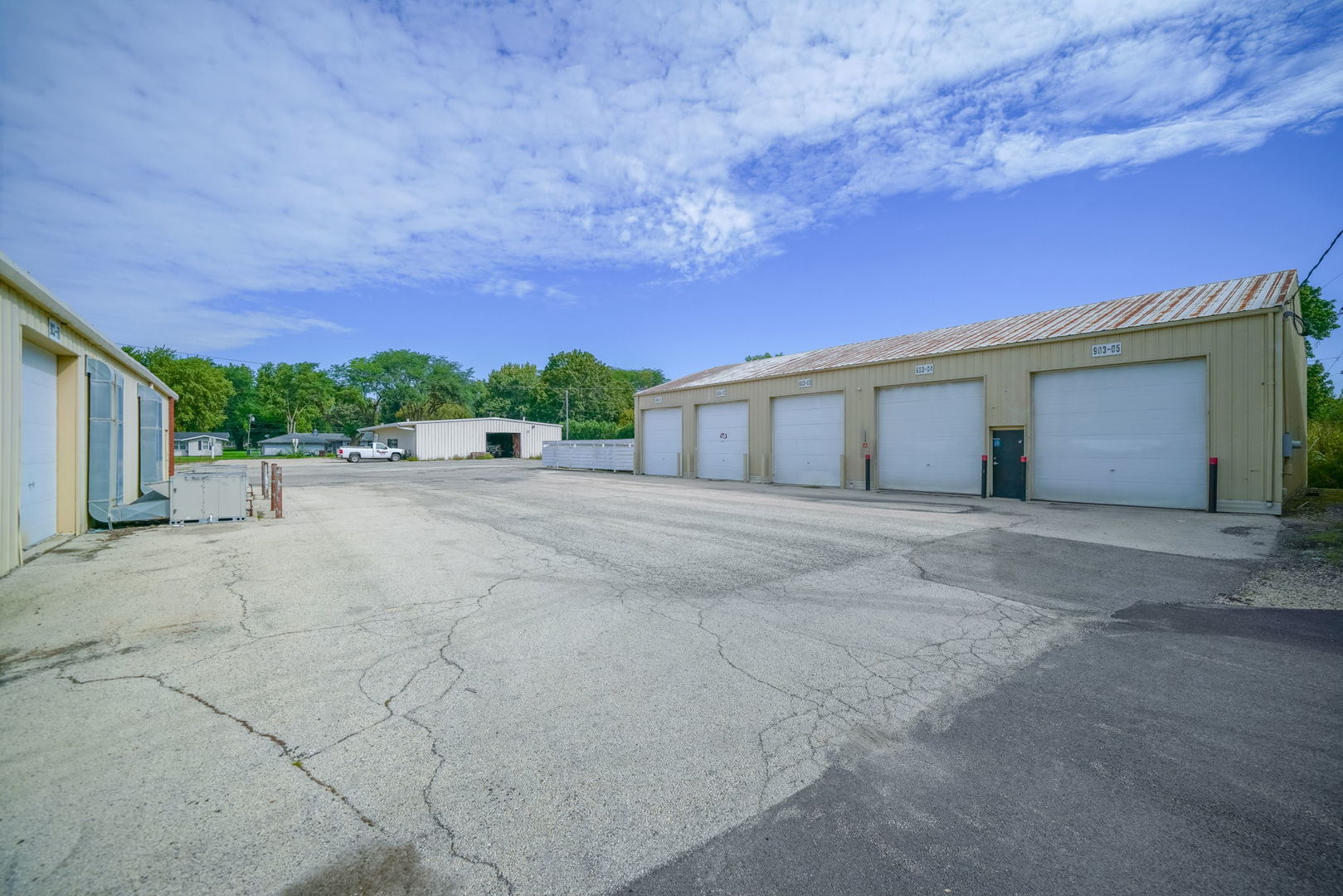 main property photo 31
