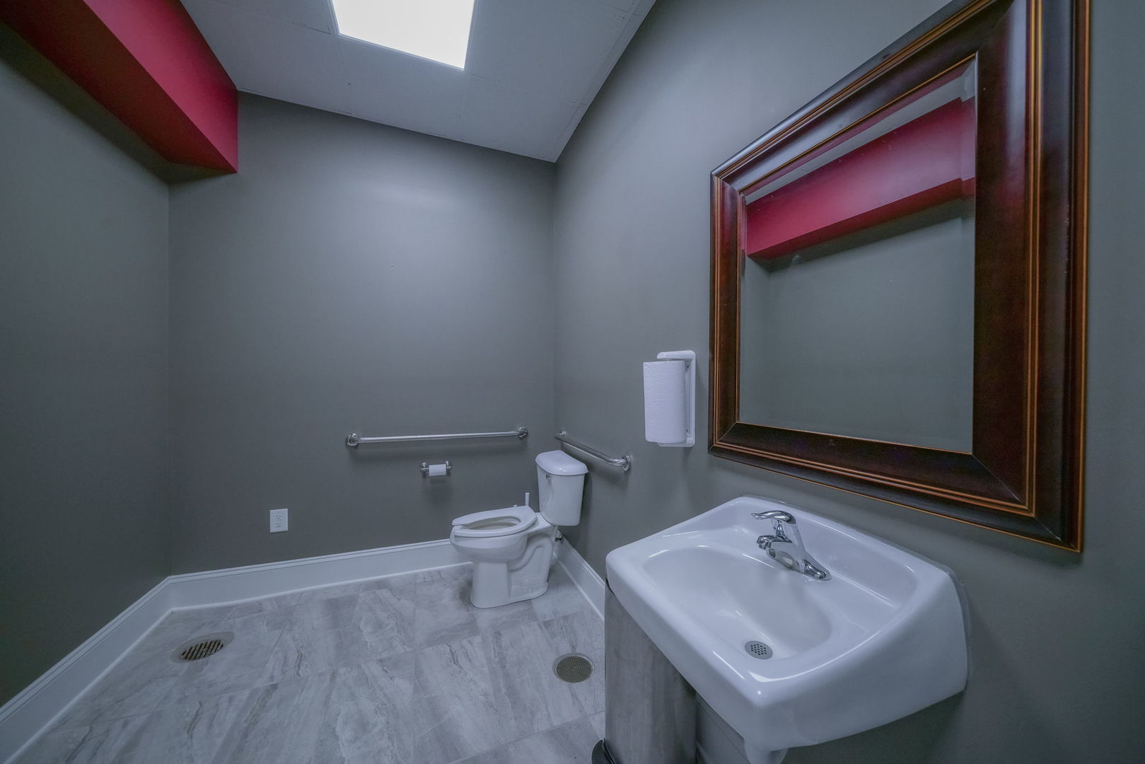 main property photo 9