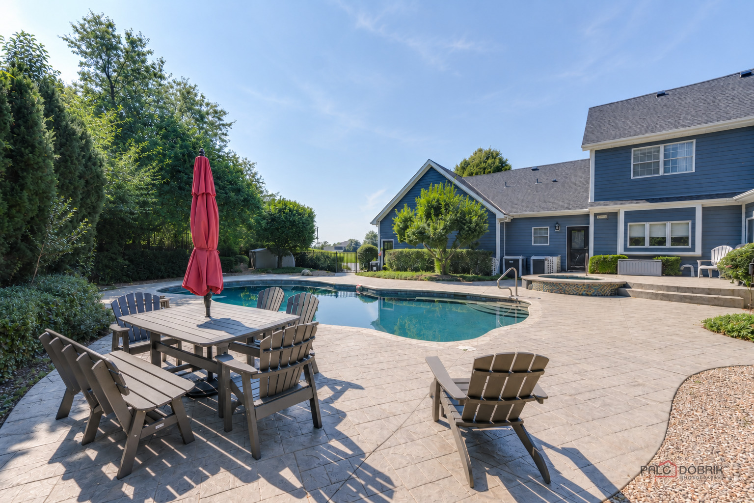 main property photo 11
