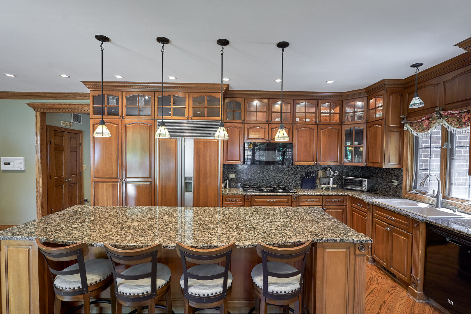 main property photo 11