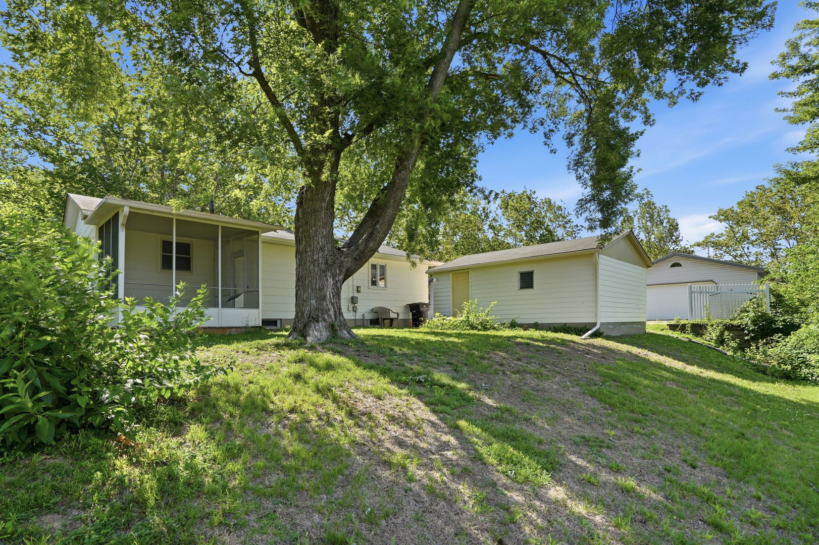 main property photo 21