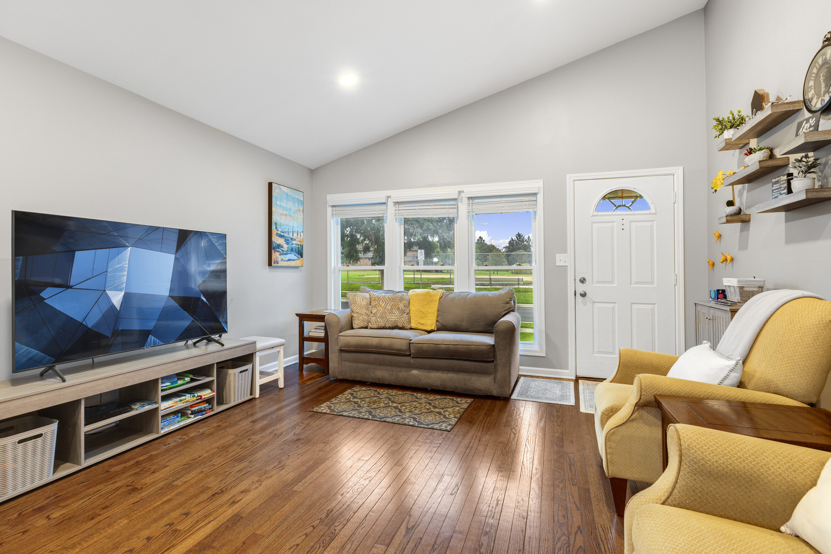 main property photo 5