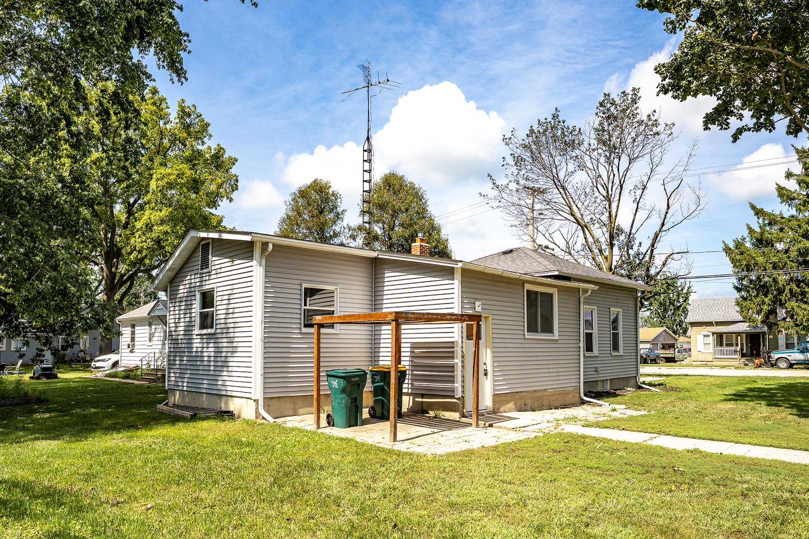 main property photo 13