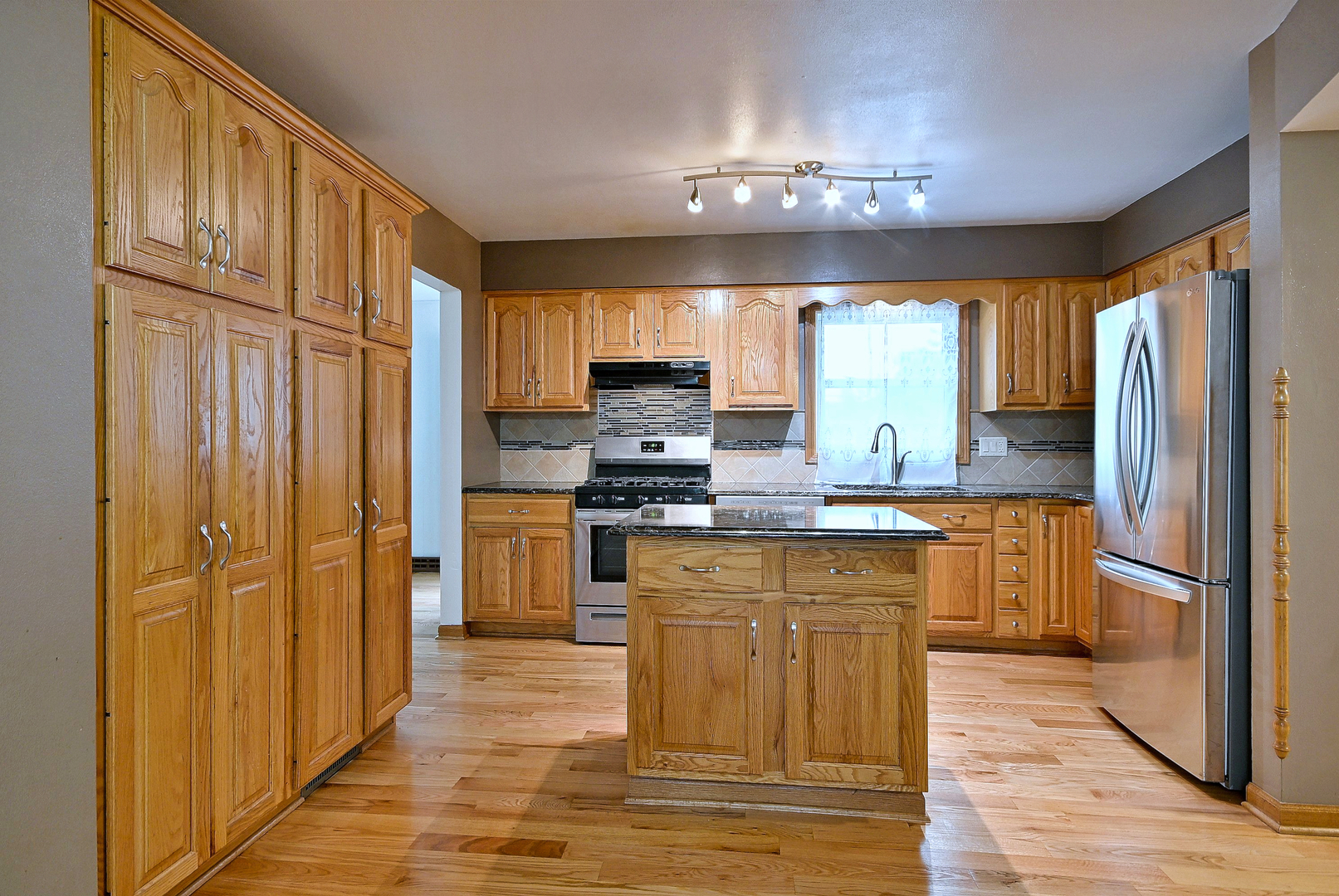 main property photo 15