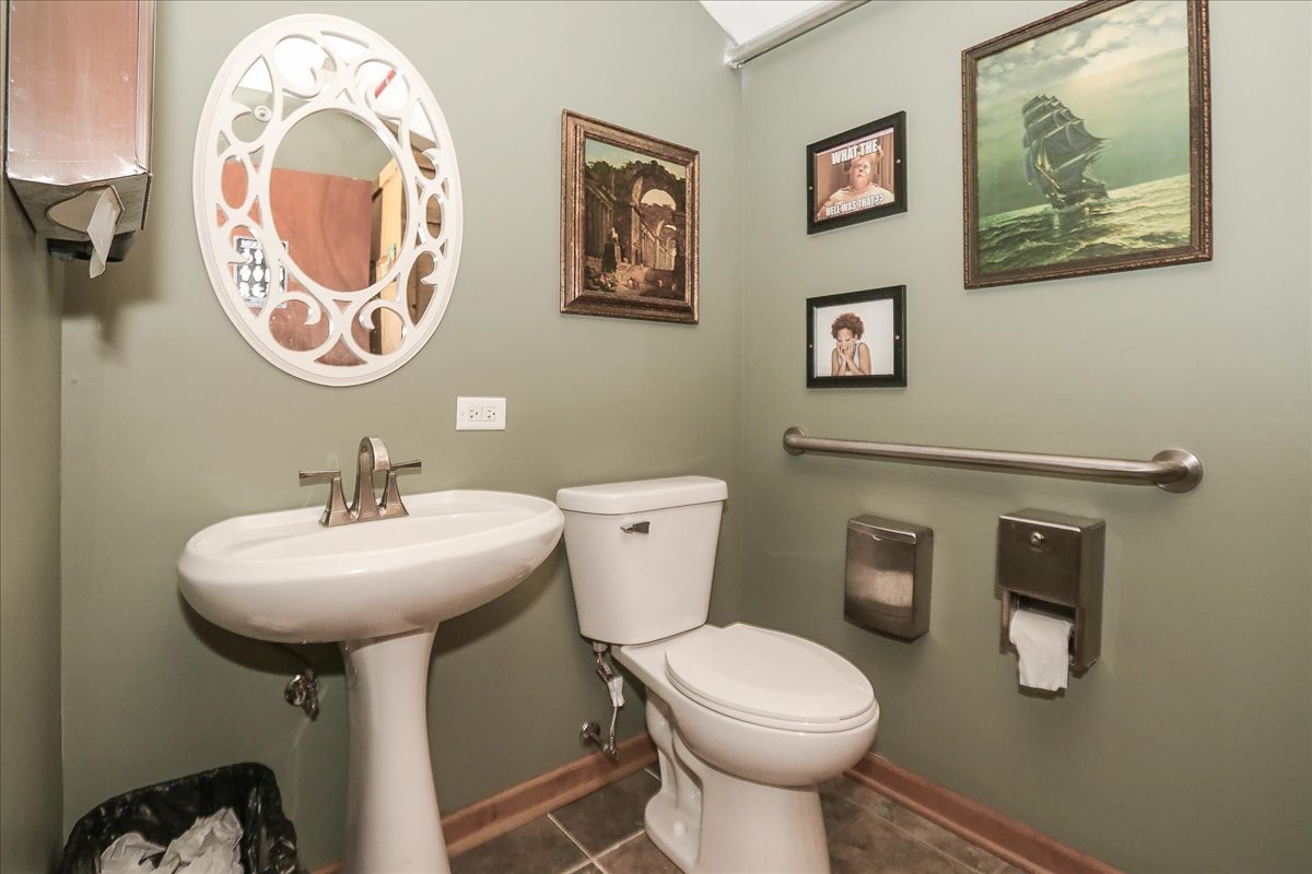 main property photo 33