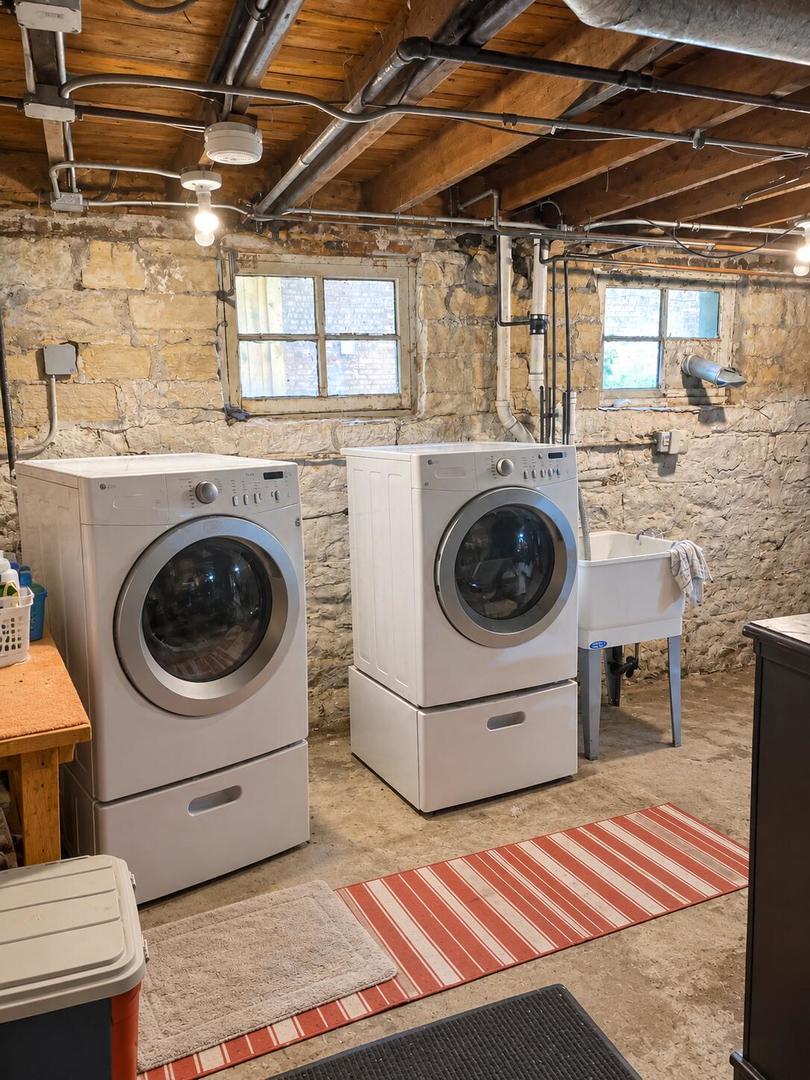 main property photo 40