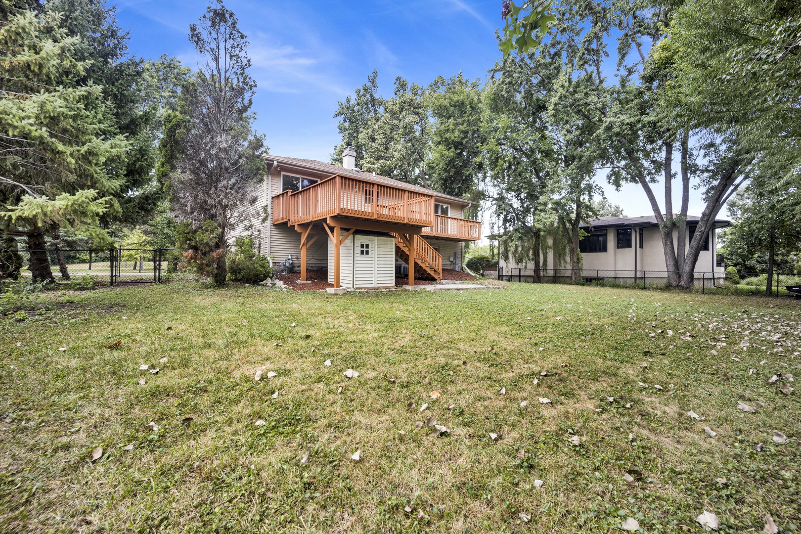 main property photo 32