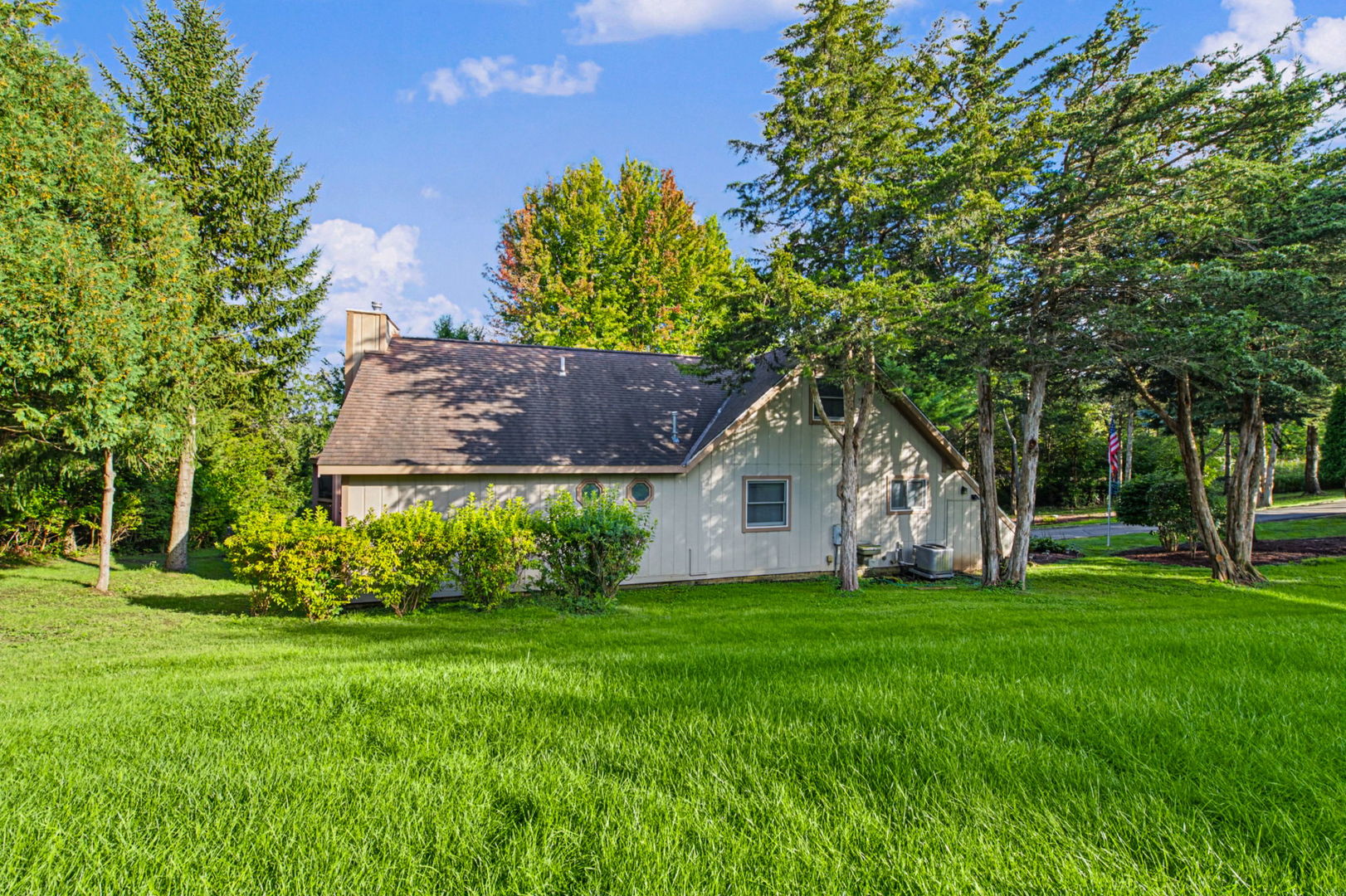 main property photo 40