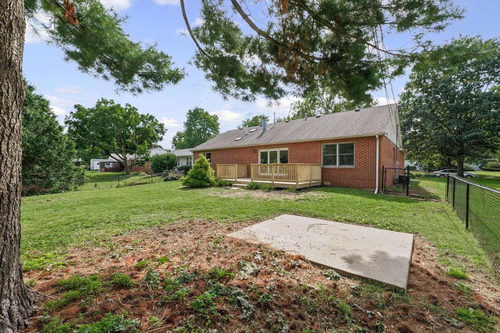 main property photo 34