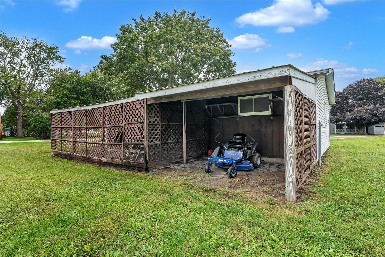 main property photo 13