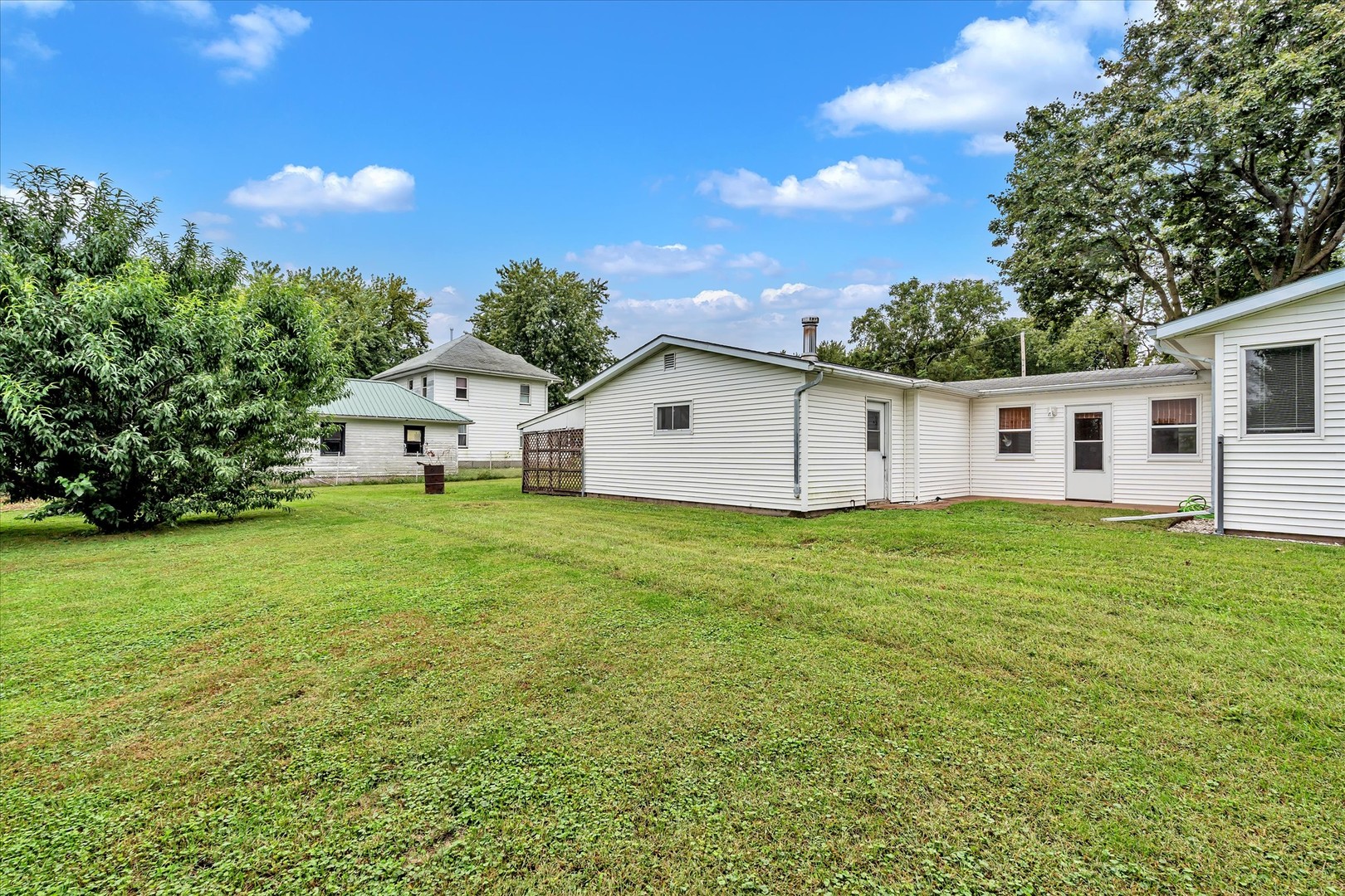 main property photo 9