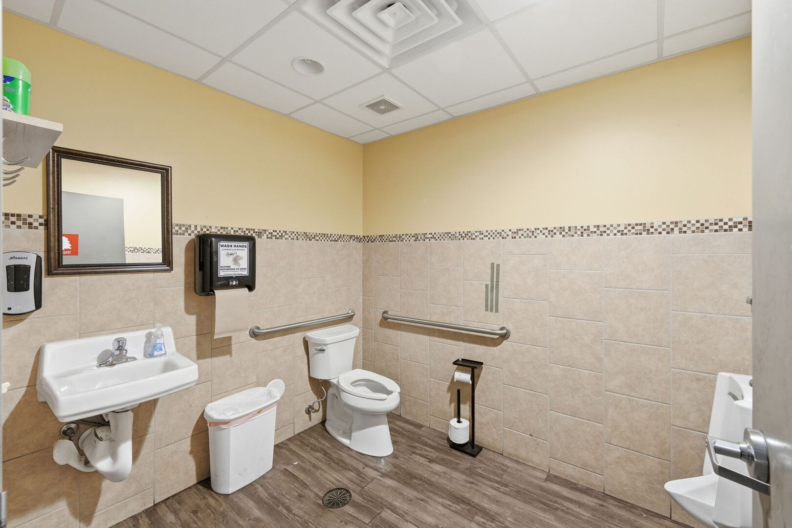 main property photo 22