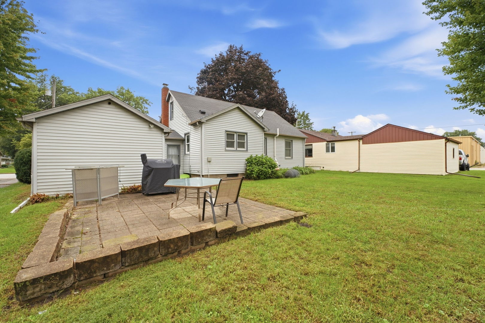 main property photo 23
