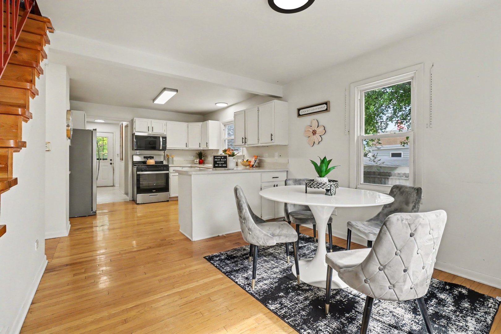 property viewer photo 6