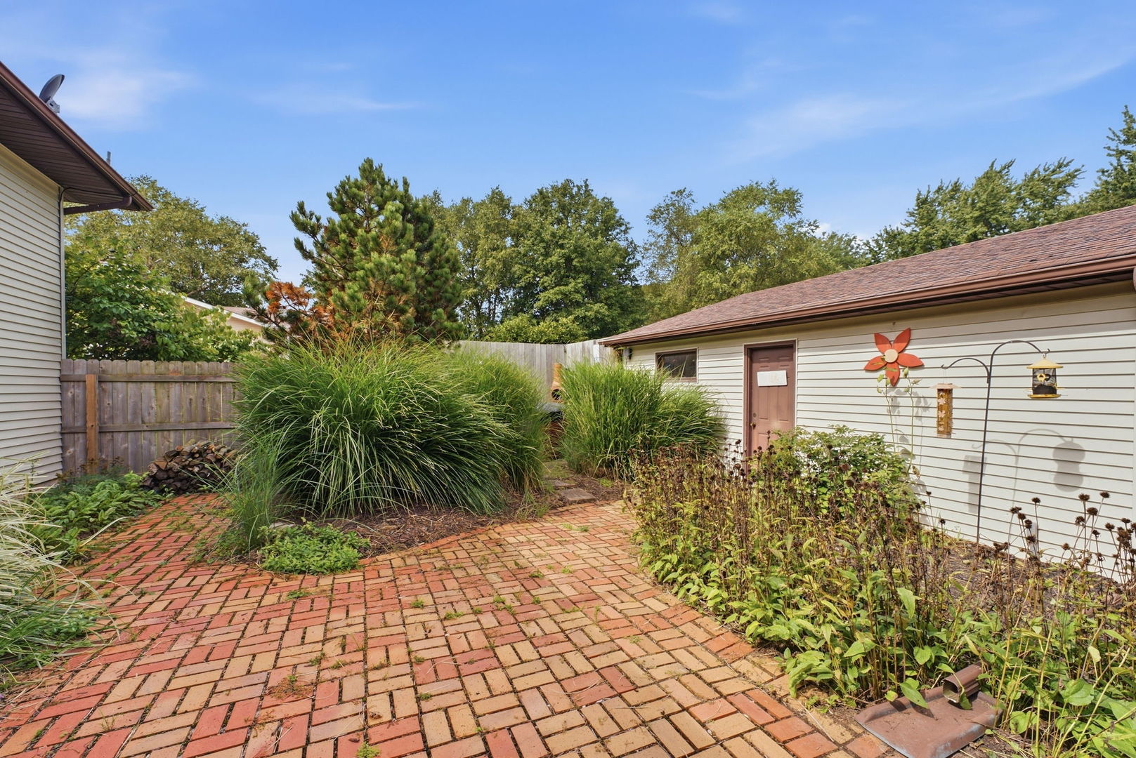 main property photo 33