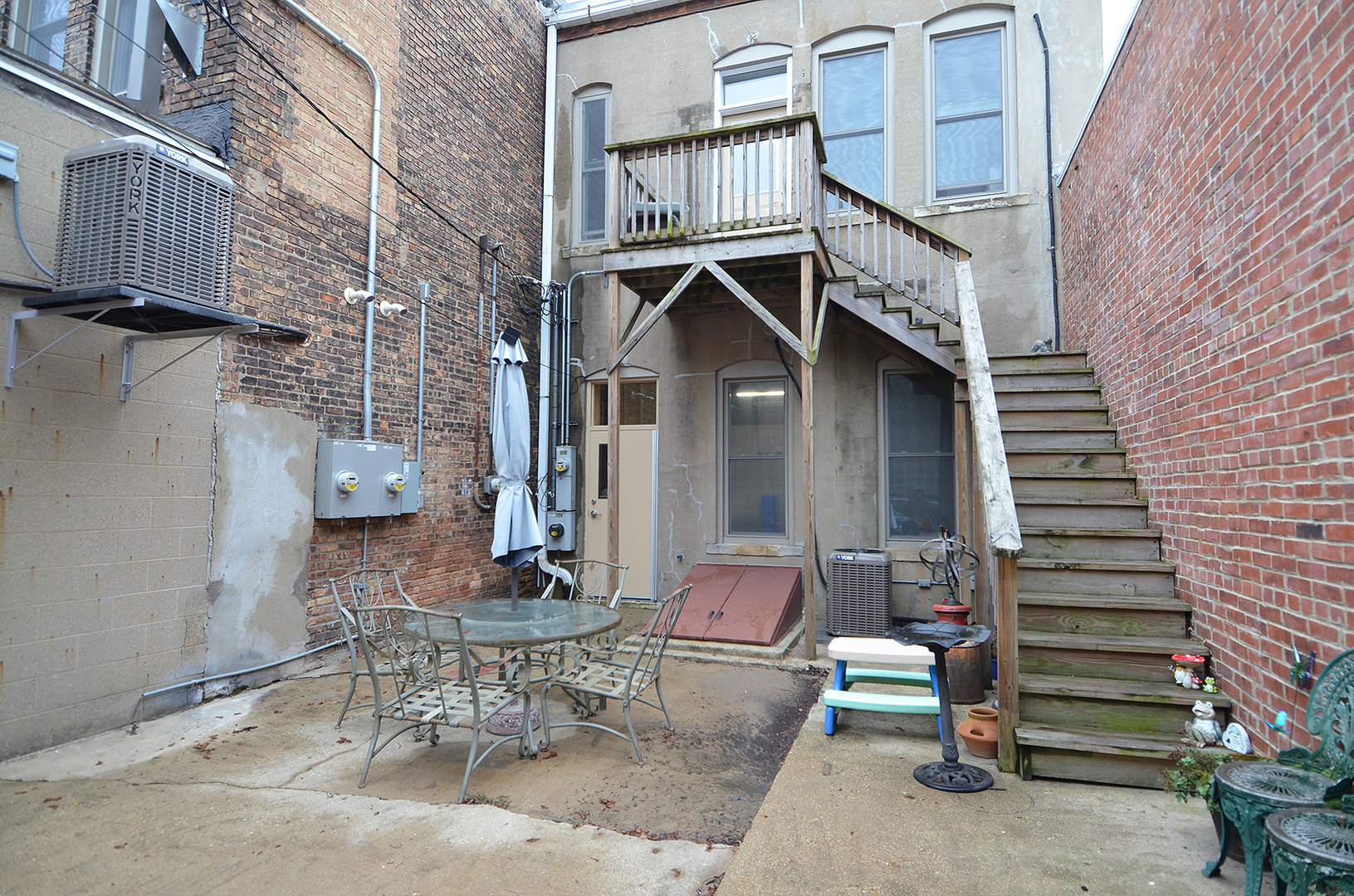 main property photo 25
