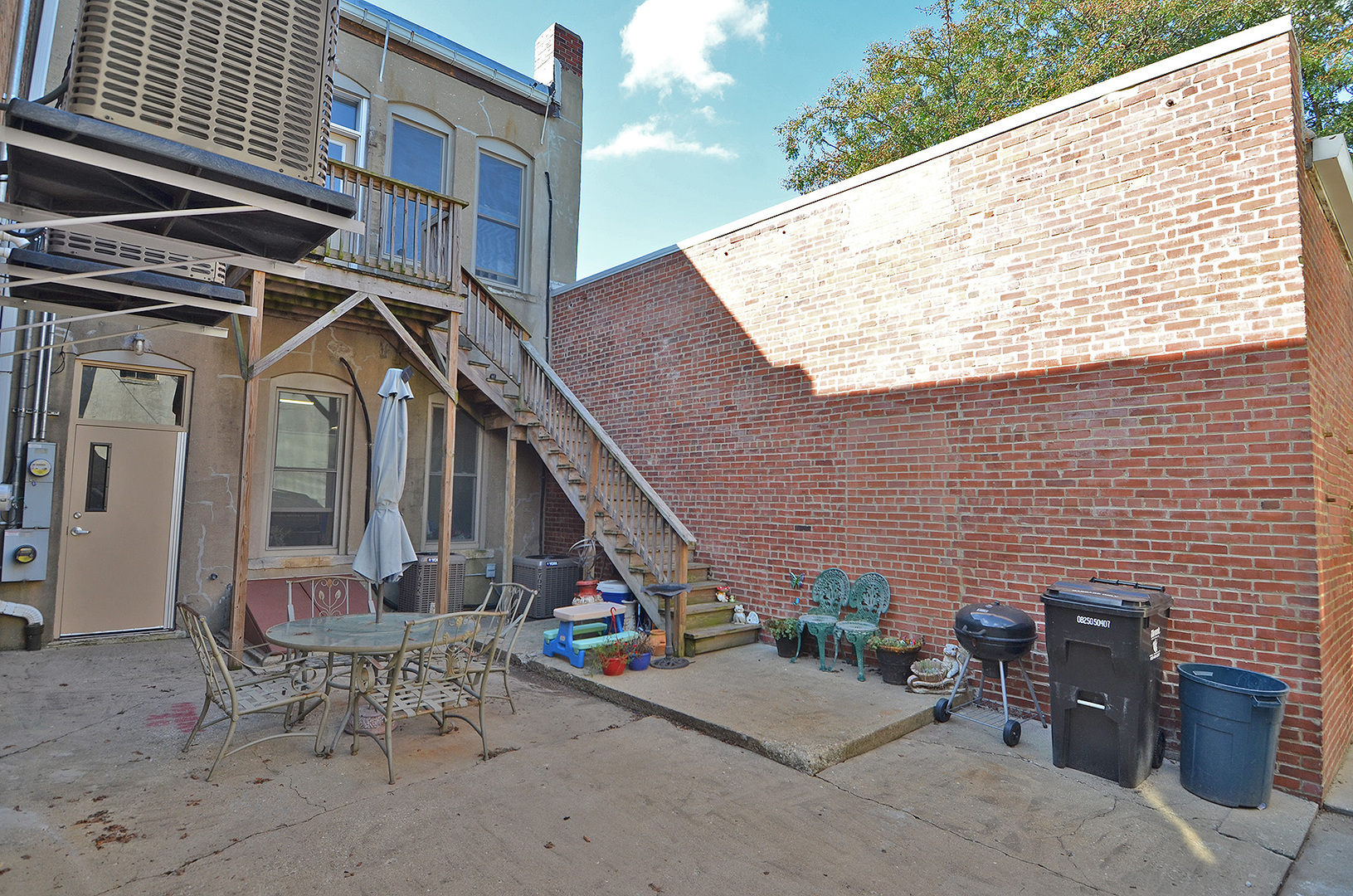 main property photo 27