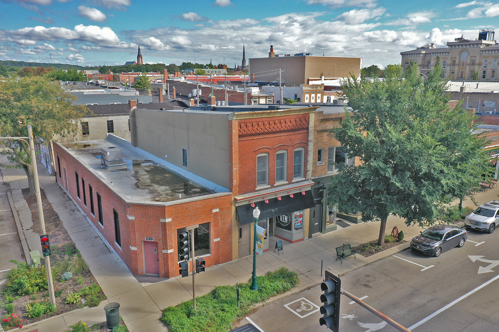 main property photo 29