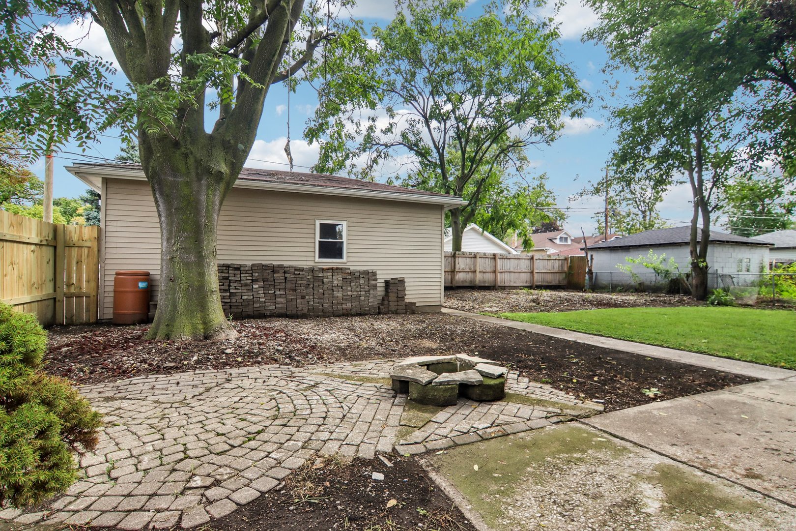 main property photo 47