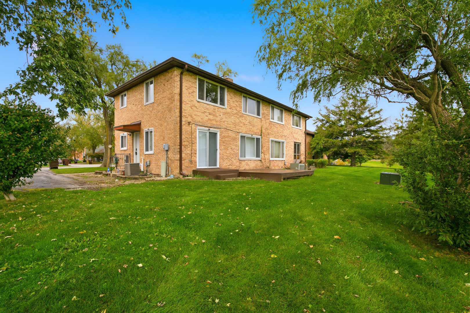 main property photo 32